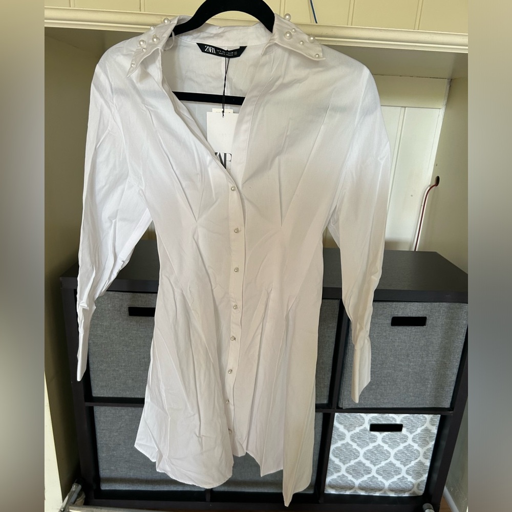 Brand new with tags Zara women’s white dress with pearl accents.